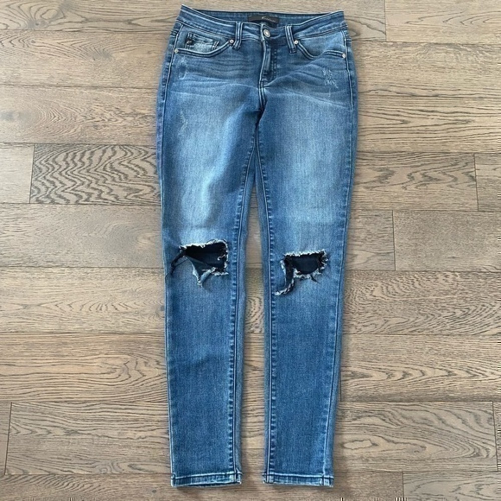 KanCan Estilo Distressed Skinny Jeans